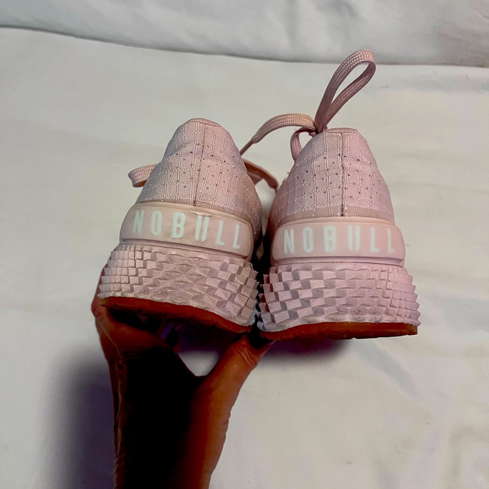 NO BULL SNEAKERS size 8